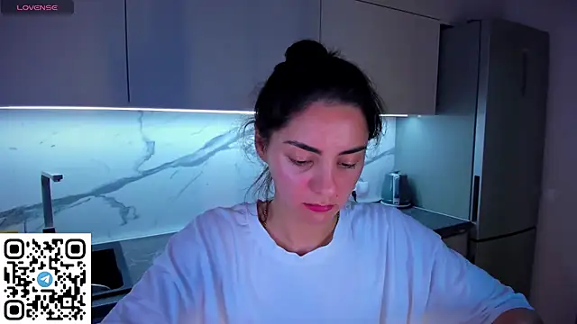 EmiliaZen online show from 06/18/26, 08:02