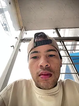 Snapshot of Twink_X chatting on 02/15/25, 03:28 Twink X online show from 02/15/25, 03:28