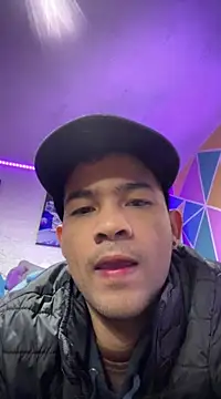 Snapshot of Twink_X chatting on 02/19/25, 01:08 Twink X online show from 02/19/25, 01:08