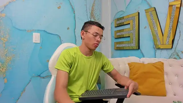 Andy dior18 online show from 02/08/25, 01:00