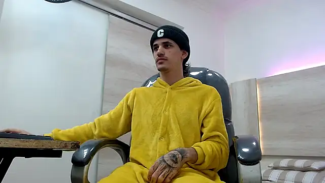 Dirty Kingg online show from 03/19/25, 08:43