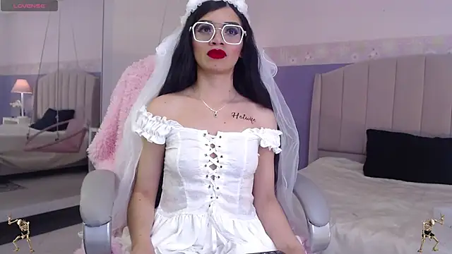 Snapshot of Emerald_gh chatting on 10/21/25, 08:42 Emerald gh online show from 10/21/25, 08:42