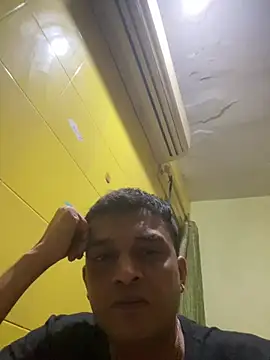 Snapshot of crazyfreaking chatting on 02/05/25, 07:42 crazyfreaking online show from 02/05/25, 07:42