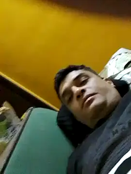 Snapshot of crazyfreaking chatting on 02/05/25, 10:44 crazyfreaking online show from 02/05/25, 10:44