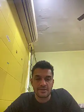 Snapshot of crazyfreaking chatting on 02/16/25, 10:43 crazyfreaking online show from 02/16/25, 10:43