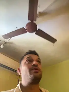 Snapshot of crazyfreaking chatting on 03/04/25, 04:38 crazyfreaking online show from 03/04/25, 04:38