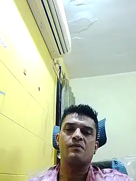 Snapshot of crazyfreaking chatting on 03/06/25, 07:43 crazyfreaking online show from 03/06/25, 07:43