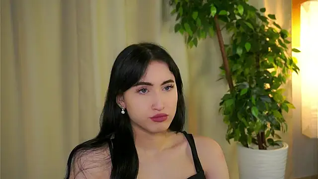 Snapshot of LynnaHandley chatting on 02/17/25, 05:47 LynnaHandley online show from 02/17/25, 05:47