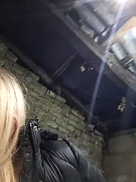 Snapshot of hotamanda01 chatting on 11/12/25, 09:14 hotamanda01 online show from 11/12/25, 09:14