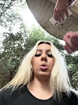 Snapshot of hotamanda01 chatting on 11/29/25, 12:41 hotamanda01 online show from 11/29/25, 12:41