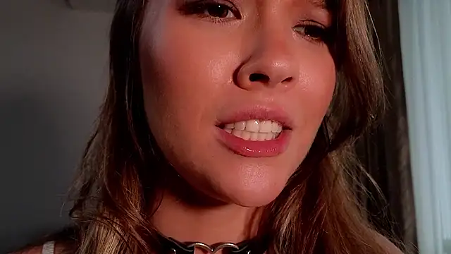 Snapshot of DemiDee chatting on 10/09/25, 10:57 DemiDee online show from 10/09/25, 10:57