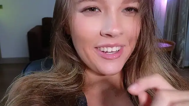 Snapshot of DemiDee chatting on 10/10/25, 04:50 DemiDee online show from 10/10/25, 04:50