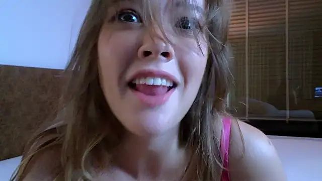 Snapshot of DemiDee chatting on 10/24/25, 11:50 DemiDee online show from 10/24/25, 11:50