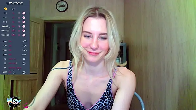 Snapshot of Caramel_piegirl chatting on 09/29/25, 07:30 Caramel piegirl online show from 09/29/25, 07:30