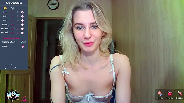 Snapshot of Caramel_piegirl chatting on 10/08/25, 08:39 Caramel piegirl online show from 10/08/25, 08:39