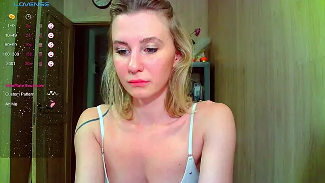 Snapshot of Caramel_piegirl chatting on 07/22/26, 09:50 Caramel piegirl online show from 07/22/26, 09:50