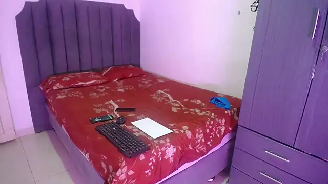 moree Queen online show from 09/20/25, 09:16