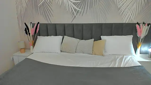 SkinyJoyce online show from 03/17/25, 02:19