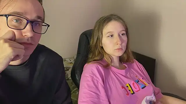 Snapshot of Sabrinaanddaniel chatting on 11/15/25, 09:21 Sabrinaanddaniel online show from 11/15/25, 09:21