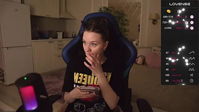 alexa feels  online show from 10/04/25, 06:17