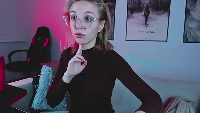 Snapshot of PhilippaAdamas chatting on 02/13/25, 02:23 PhilippaAdamas online show from 02/13/25, 02:23