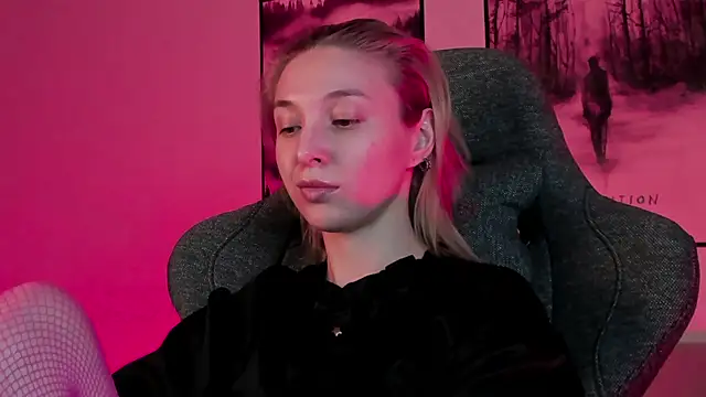 Snapshot of PhilippaAdamas chatting on 03/07/25, 08:45 PhilippaAdamas online show from 03/07/25, 08:45