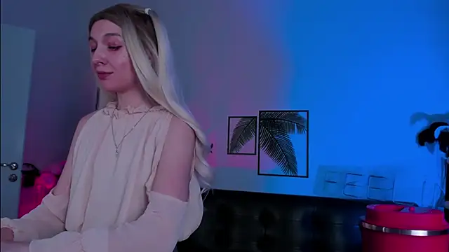 Snapshot of PhilippaAdamas chatting on 03/13/25, 02:38 PhilippaAdamas online show from 03/13/25, 02:38