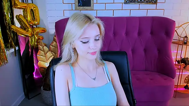 LeonaStane online show from 10/03/25, 05:10