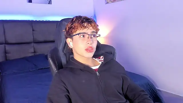 Aiiden 15 online show from 10/15/25, 11:54