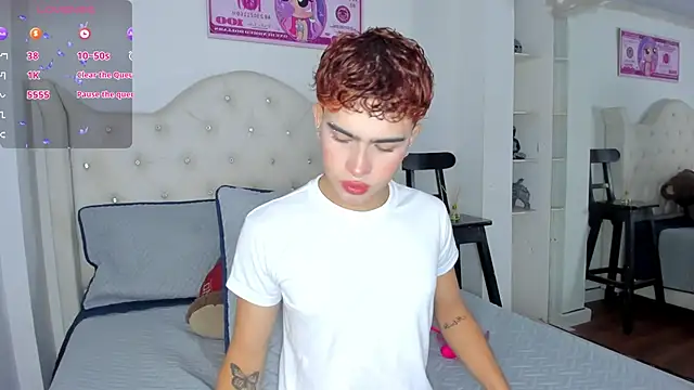 Snapshot of Aiiden_15 chatting on 11/21/25, 12:48 Aiiden 15 online show from 11/21/25, 12:48