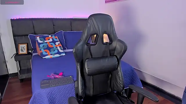 Snapshot of Aiiden_15 chatting on 12/04/25, 12:58 Aiiden 15 online show from 12/04/25, 12:58