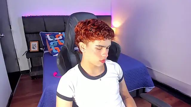 Snapshot of Aiiden_15 chatting on 12/05/25, 12:58 Aiiden 15 online show from 12/05/25, 12:58