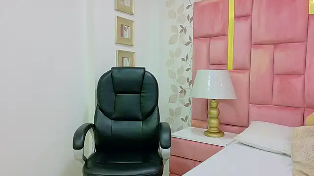 ArianaFranco online show from 06/08/26, 01:33