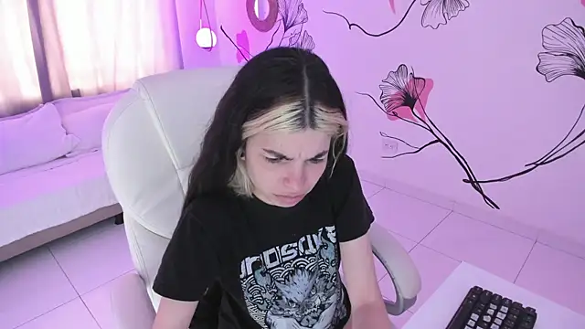 Isabela Fiorelli online show from 09/26/25, 01:15