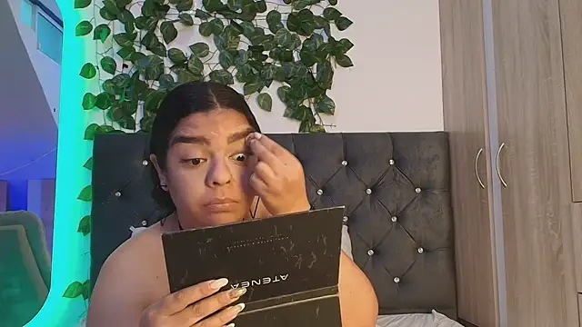 lauravince online show from 06/13/26, 09:24