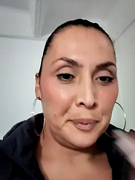dulce valeriaa online show from 02/15/25, 03:20