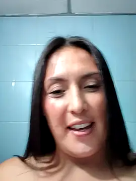 dulce valeriaa online show from 02/17/25, 11:53