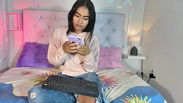 ariana smiith online show from 03/01/25, 01:18