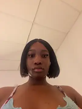 Snapshot of blackgril12 chatting on 11/21/25, 11:42 blackgril12 online show from 11/21/25, 11:42