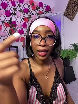 Snapshot of blackgril12 chatting on 12/05/25, 11:30 blackgril12 online show from 12/05/25, 11:30