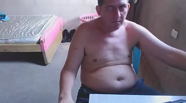 Snapshot of PECHO100 chatting on 02/26/25, 11:52 PECHO100 online show from 02/26/25, 11:52