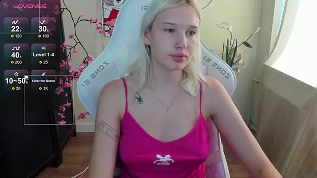 EvelinaLuu online show from 07/05/26, 01:12