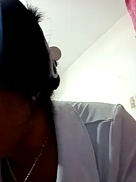 Snapshot of anahi_evans19 chatting on 11/07/25, 09:59 anahi evans19 online show from 11/07/25, 09:59