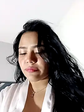 Snapshot of anahi_evans19 chatting on 11/21/25, 08:40 anahi evans19 online show from 11/21/25, 08:40