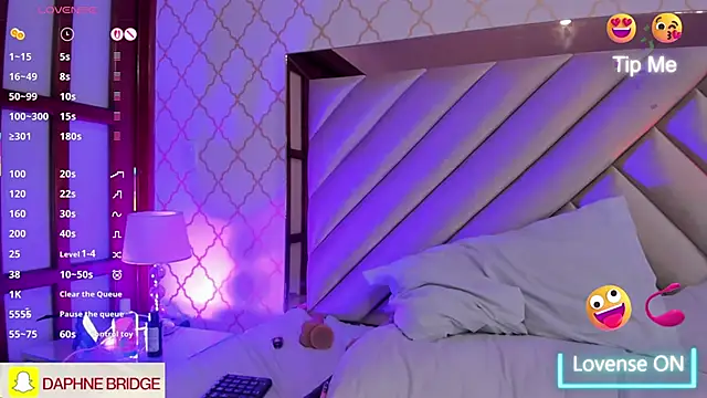 Snapshot of daphneebridge chatting on 09/28/25, 08:52 daphneebridge online show from 09/28/25, 08:52