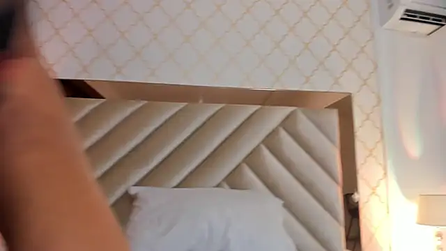 Snapshot of daphneebridge chatting on 10/18/25, 08:31 daphneebridge online show from 10/18/25, 08:31