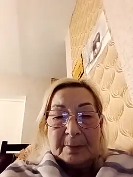 SophiaSky6037 online show from 02/18/25, 12:49