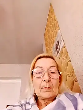 SophiaSky6037 online show from 02/19/25, 11:38