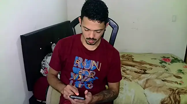 Snapshot of chocolatino16 chatting on 03/21/25, 03:44 chocolatino16 online show from 03/21/25, 03:44