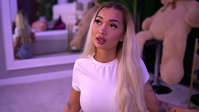 SashaFerrera online show from 09/19/25, 06:41